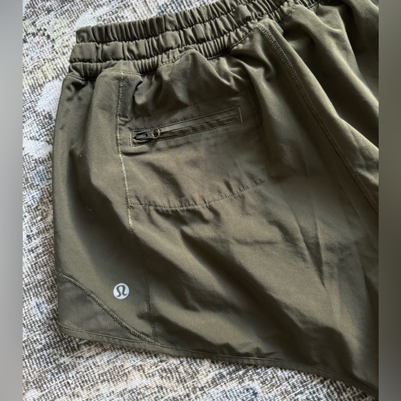 Lululemon Hotty Hot Short Il Olive Green - Picture 5 of 7